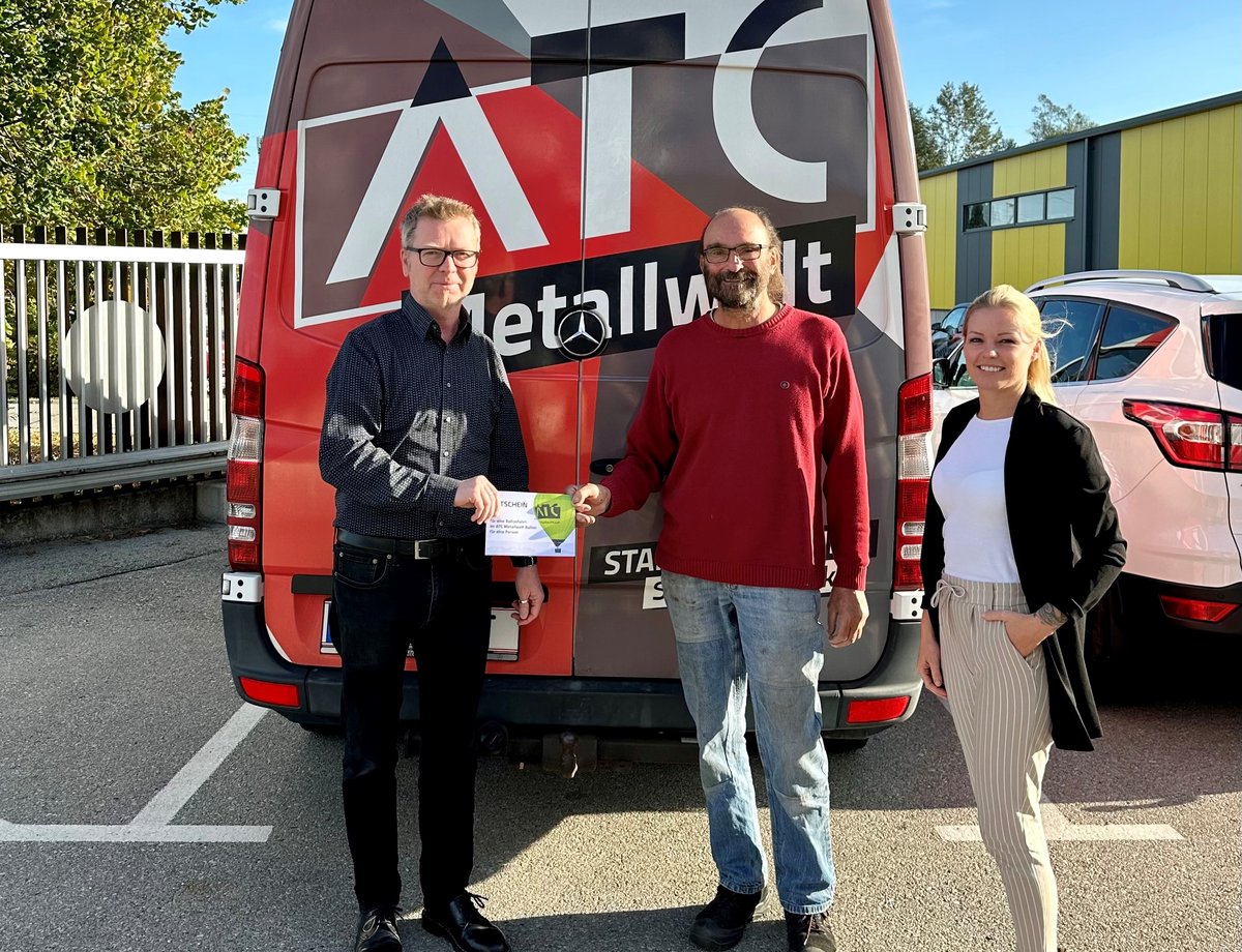 Gewinnübergabe des ATC Metallwelt Sommergewinnspiels